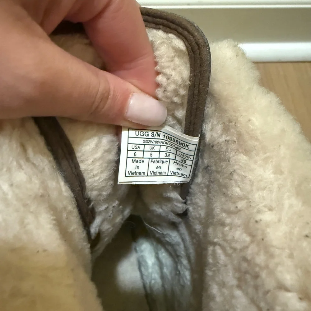 UGG Brown Adirondack Boots - Picture 3 of 6